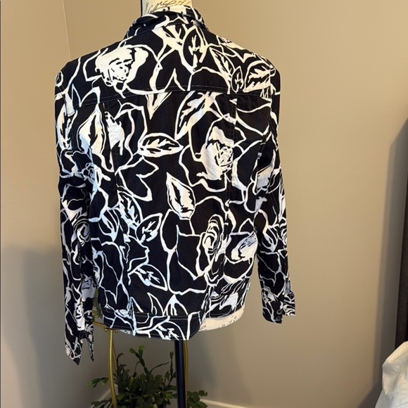 EUC Coldwater Creek Stylish Black and White Women's Jacket - Picture 5 of 8
